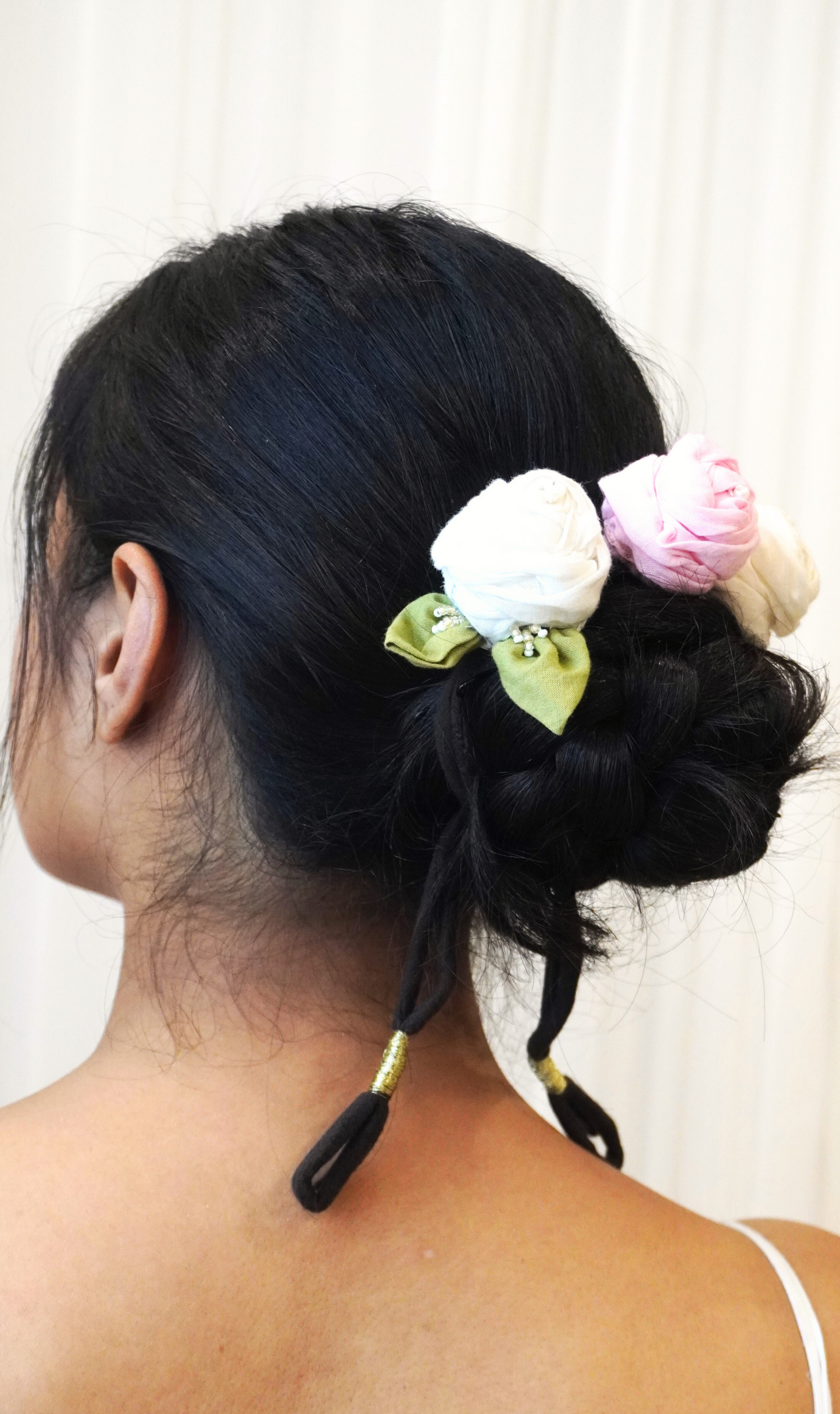 Roses Gajra Hair Tie